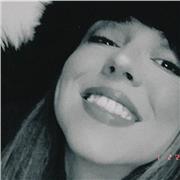 Soy Maestra de Educación Primaria con especialidad en Educación Física y Máster Oficial en TIC para la Educación y el Aprendizaje Digital y, en la actualidad, curso también el Grado en Derecho